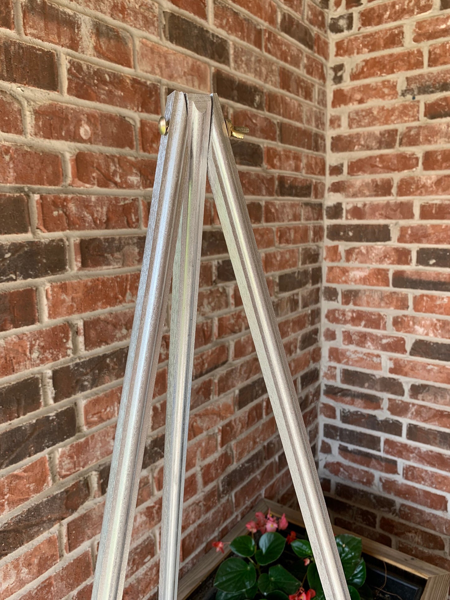 Wood Floor Easel, Wedding Sign Stand, Art Easel, Metallic Silver