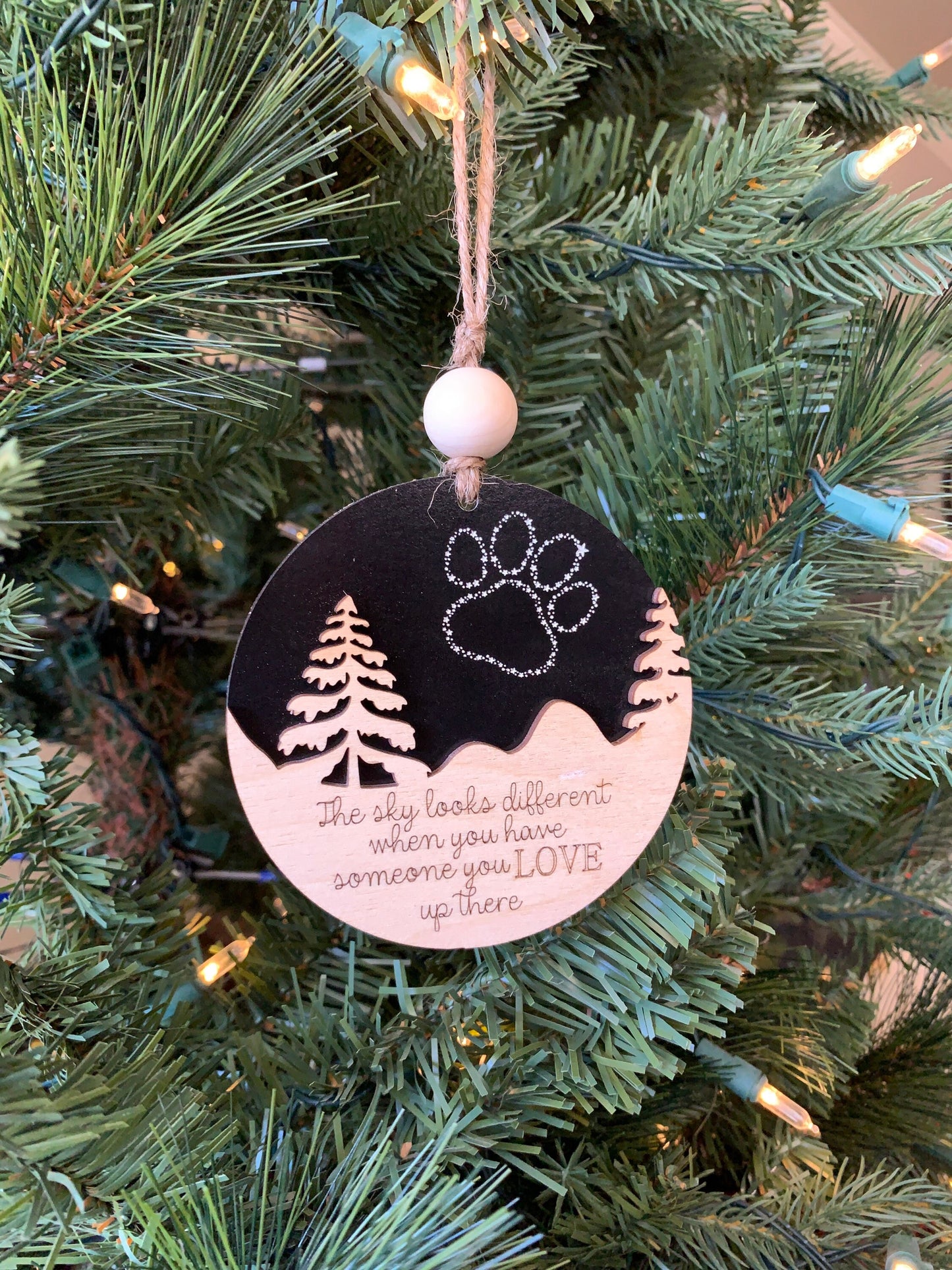 Pet Memorial Ornament, The sky looks different when you have someone you love up there, Pet Loss Gift, Cat Memorial Ornament, Dog Memorial