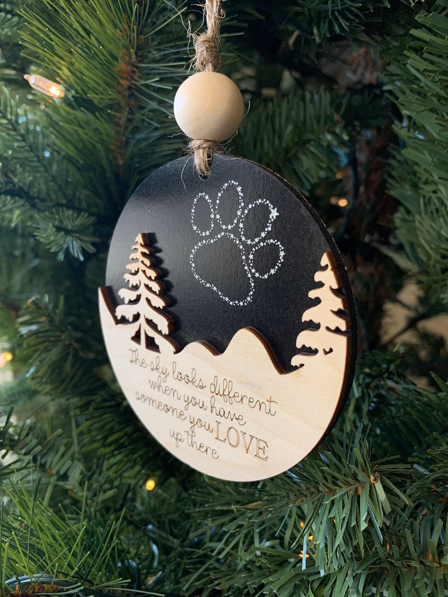 Memorial Ornament, The sky looks different when you have someone you love up there, Remembrance Gift, Cat Memorial Ornament, Dog Memorial