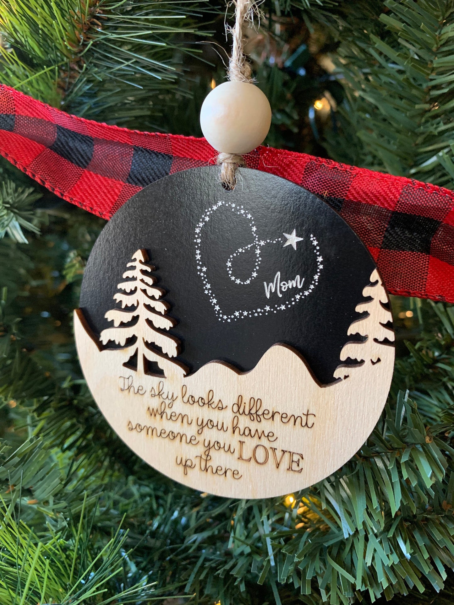 Pet Memorial Ornament, The sky looks different when you have someone you love up there, Pet Loss Gift, Cat Memorial Ornament, Dog Memorial