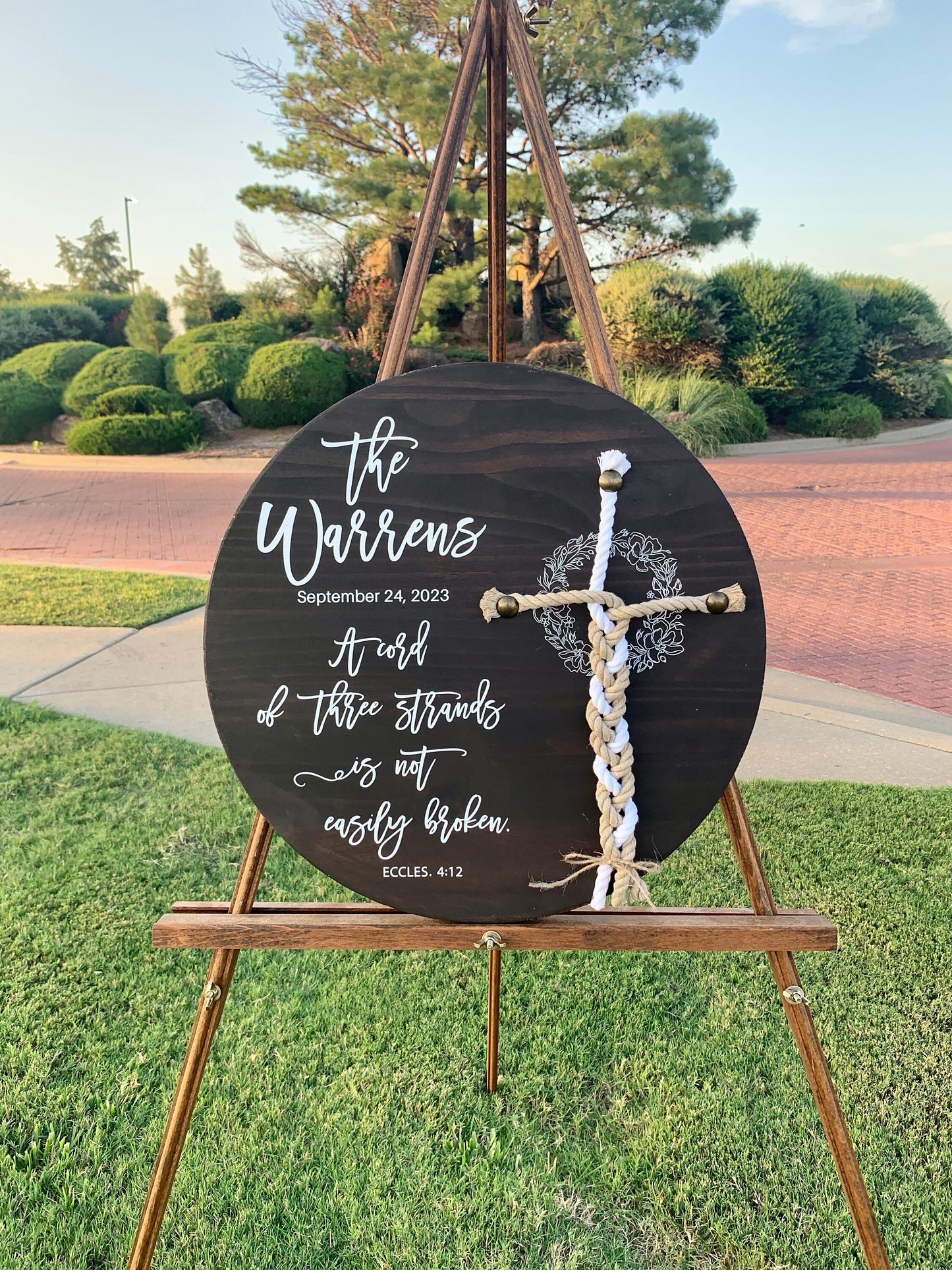 Round Unity Ceremony Sign, A Cord of Three Strands, Braided Wedding Sign, Personalized Wedding Gift